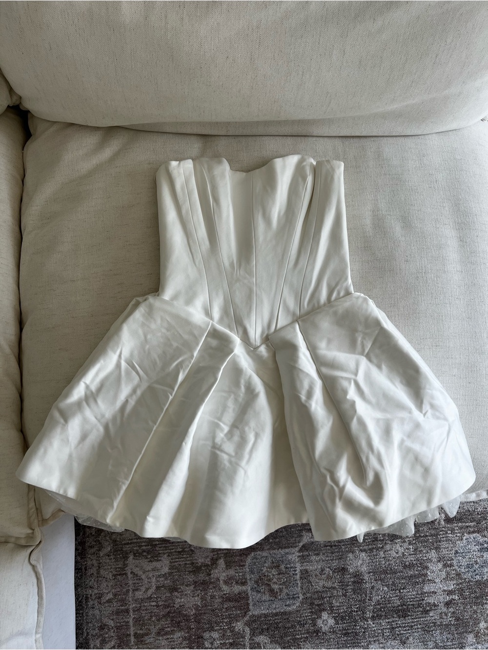 House of Cb NOELE
White Satin Strapless Bow Mini Gown - Picture 2 of 12